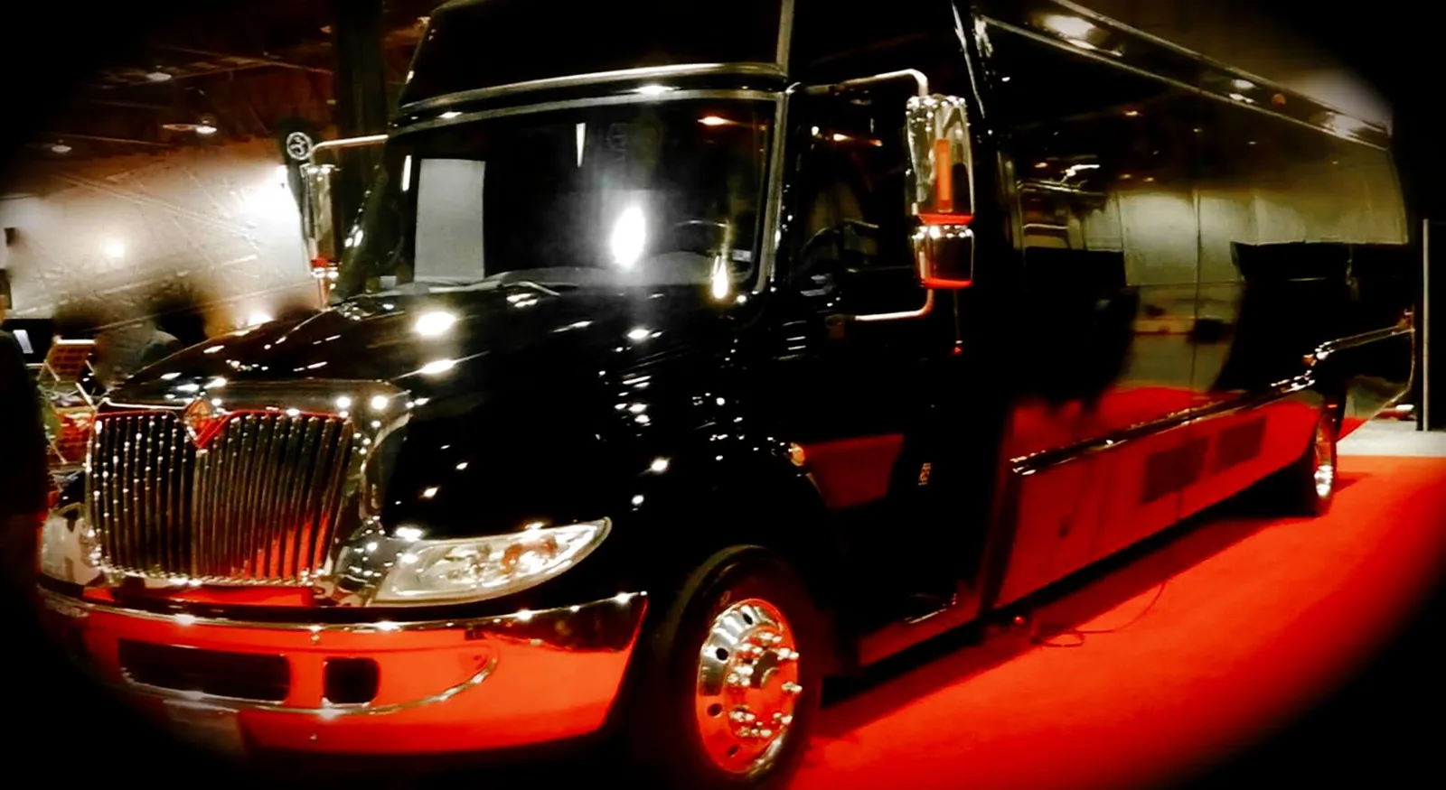 Renfrew Limousine Service and Renfrew Party Bus rentals