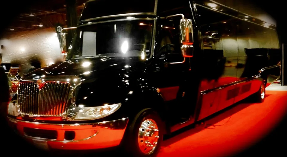 Renfrew Limousine Service and Renfrew Party Bus rentals
